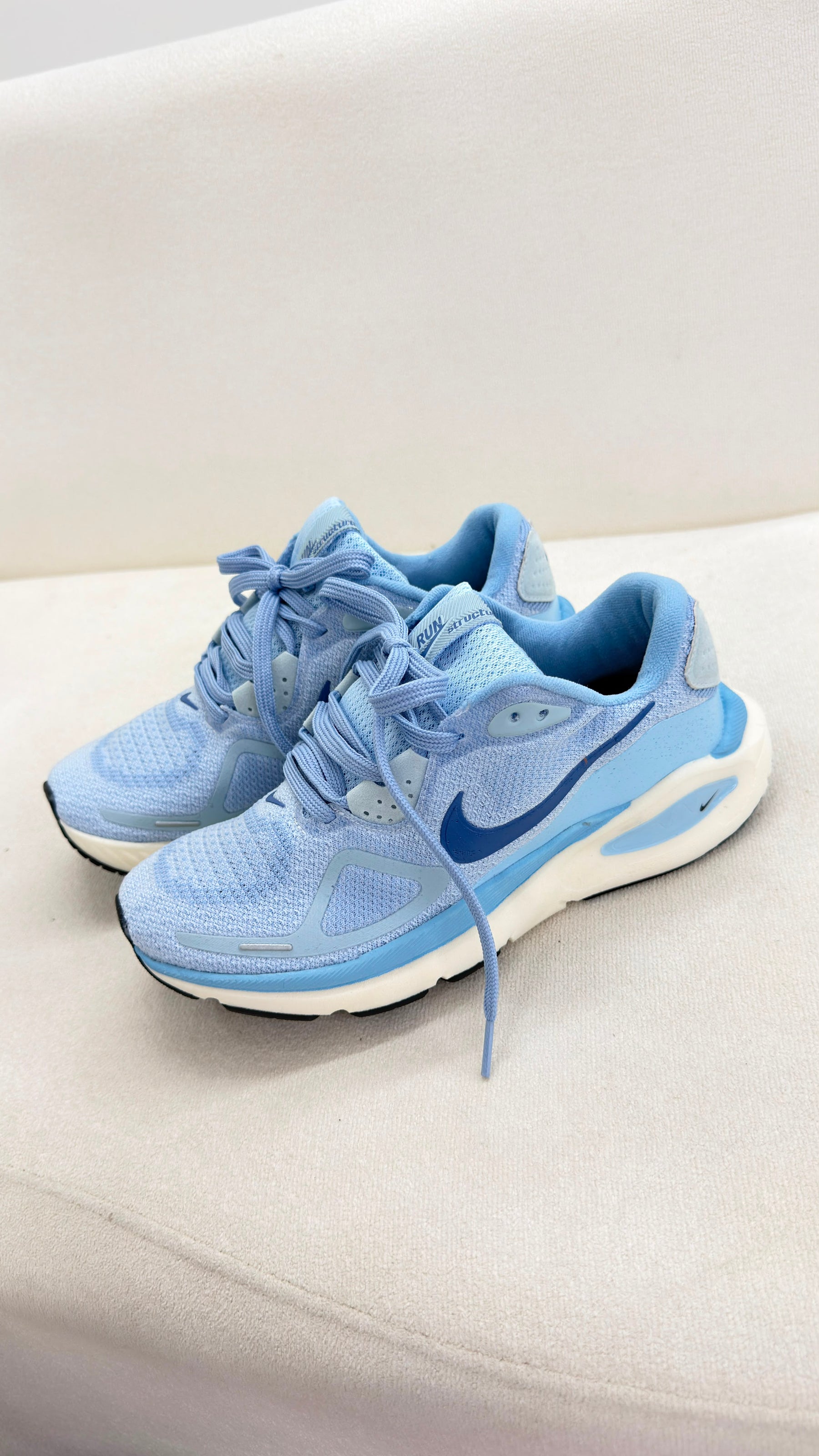 Tênis Feminino Nike Run Structure Premium