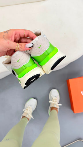 Tênis Feminino Nike Run Structure Premium