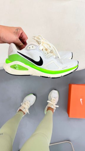 Tênis Feminino Nike Run Structure Premium