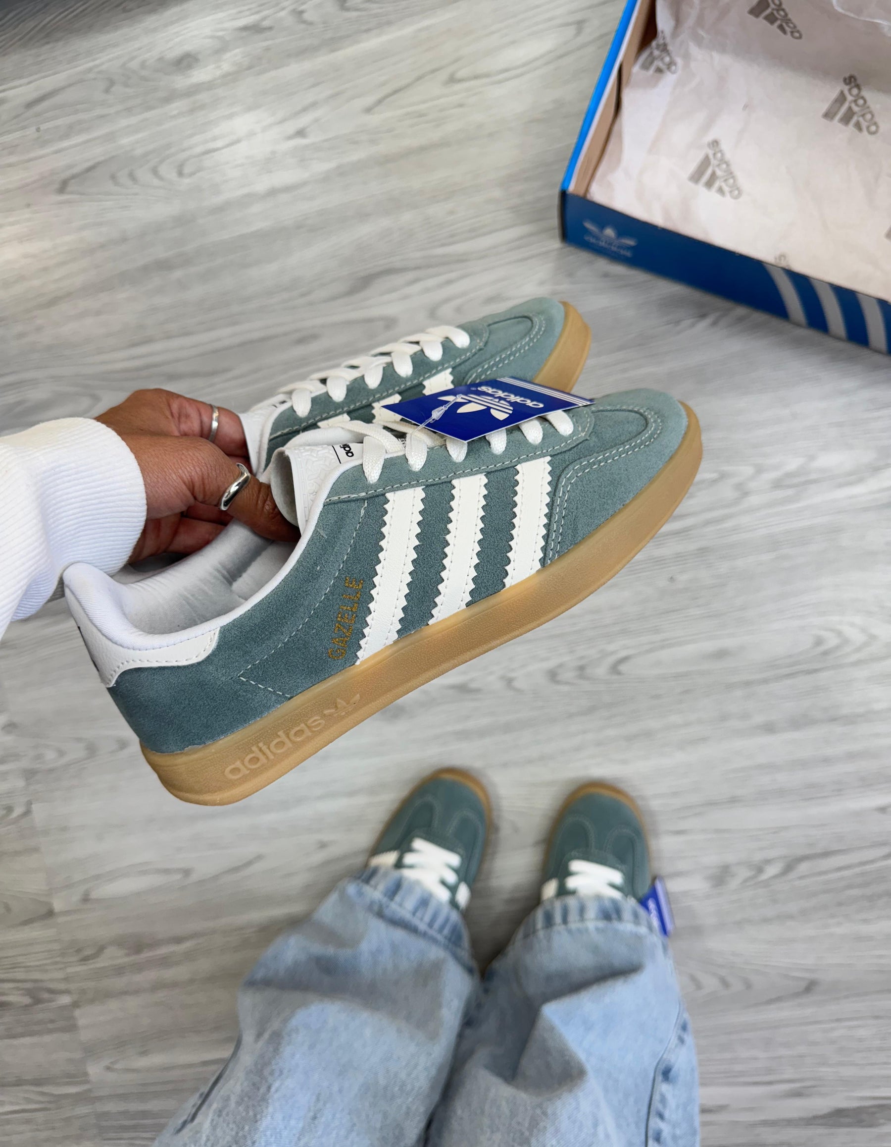 Tênis Feminino Adidas Gazelle Premium