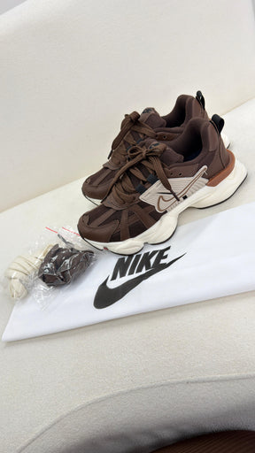 Tênis Feminino Nike V2K Run Premium