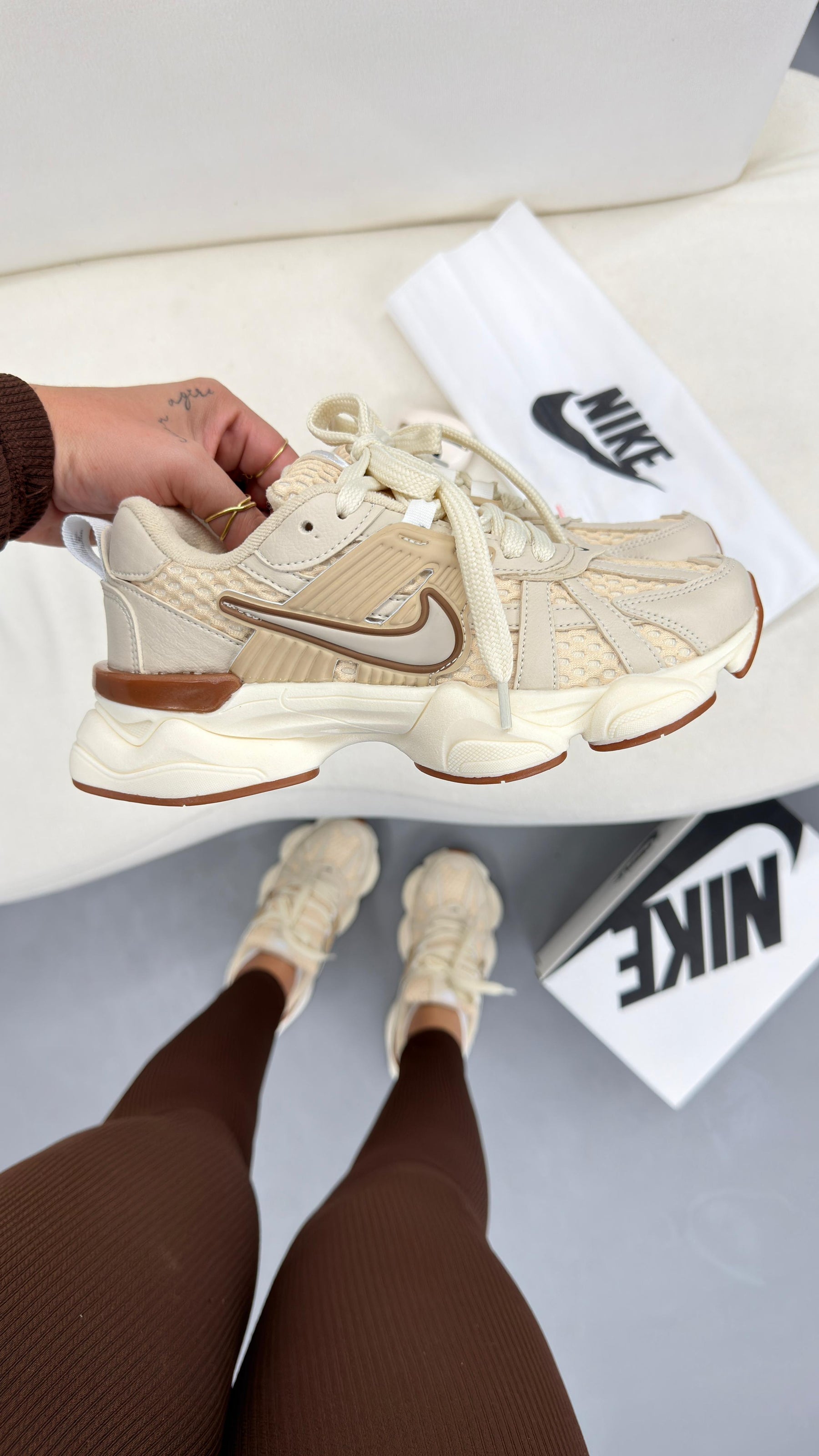 Tênis Feminino Nike V2K Run Premium