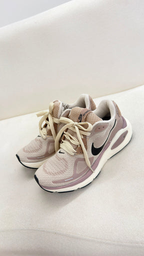 Tênis Feminino Nike Run Structure Premium