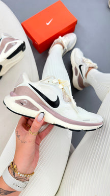 Tênis Feminino Nike Run Structure Premium