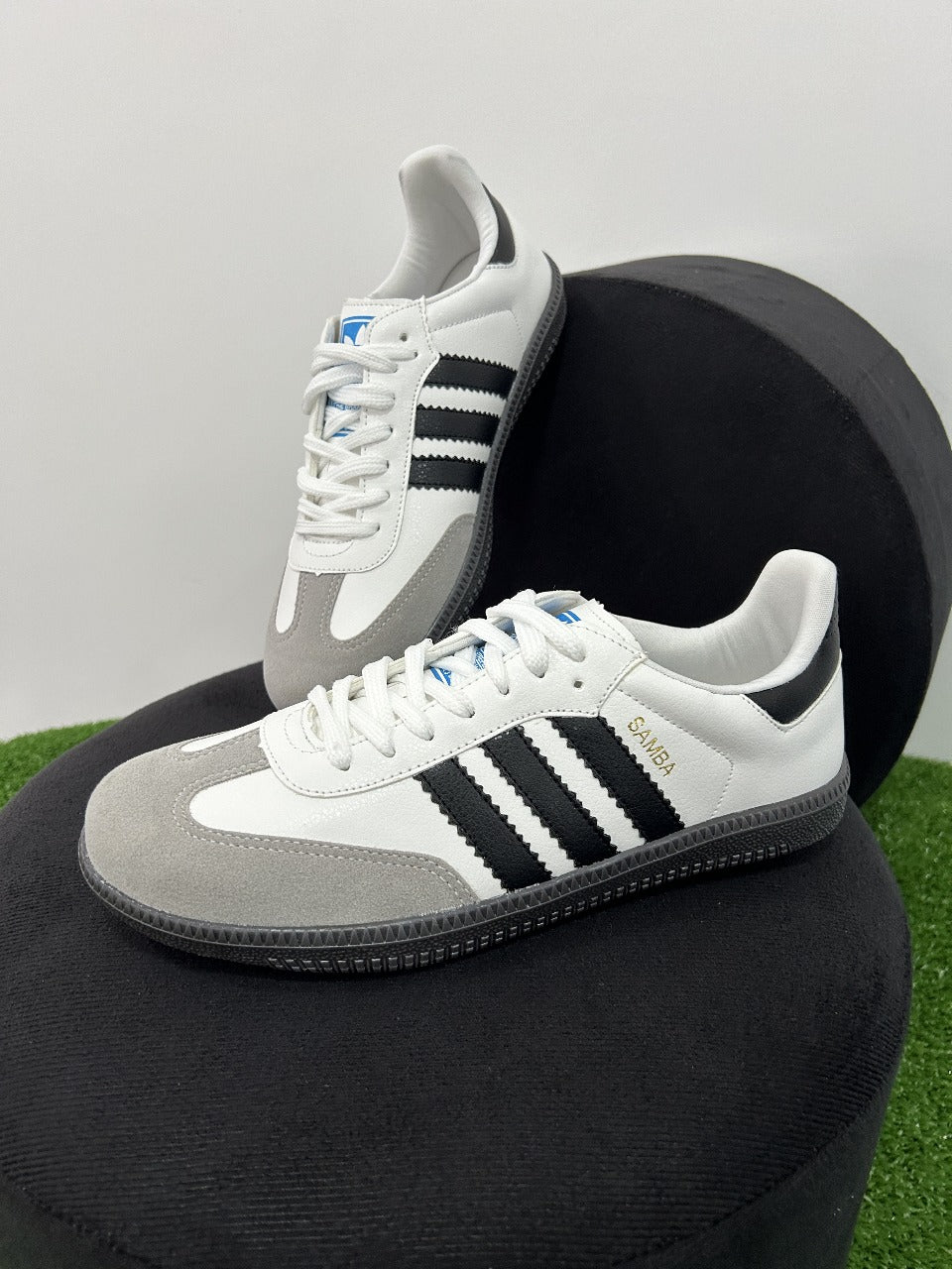 Tênis Feminino Adidas Samba Premium (EM COURO)