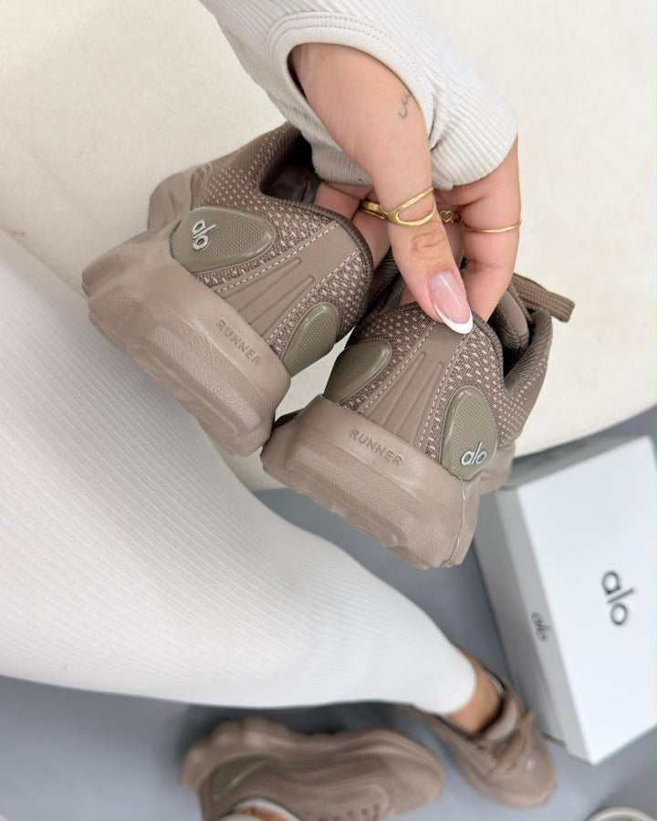 Tênis Feminino Alo Runner Premium