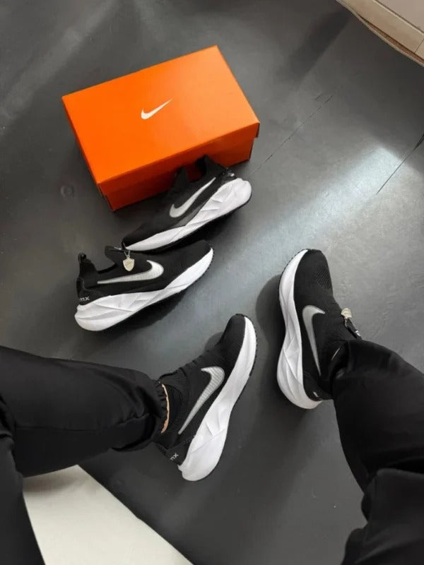 Tênis Masculino Nike FlyKnit Premium