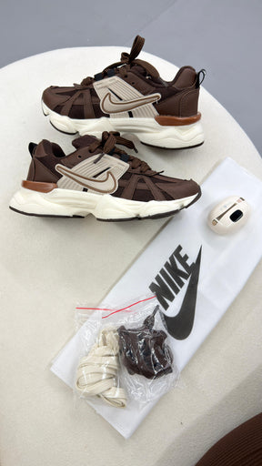 Tênis Feminino Nike V2K Run Premium