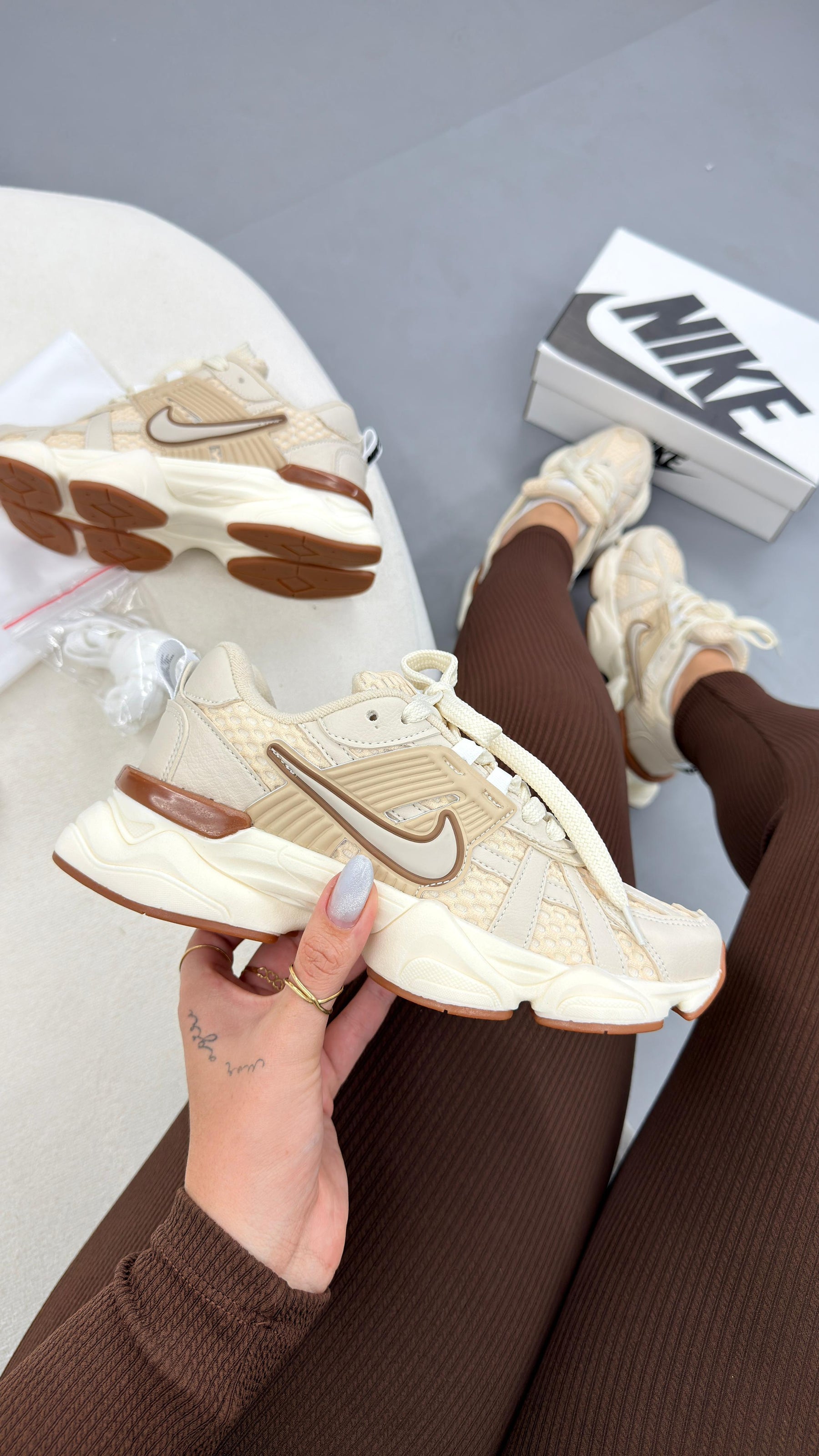 Tênis Feminino Nike V2K Run Premium