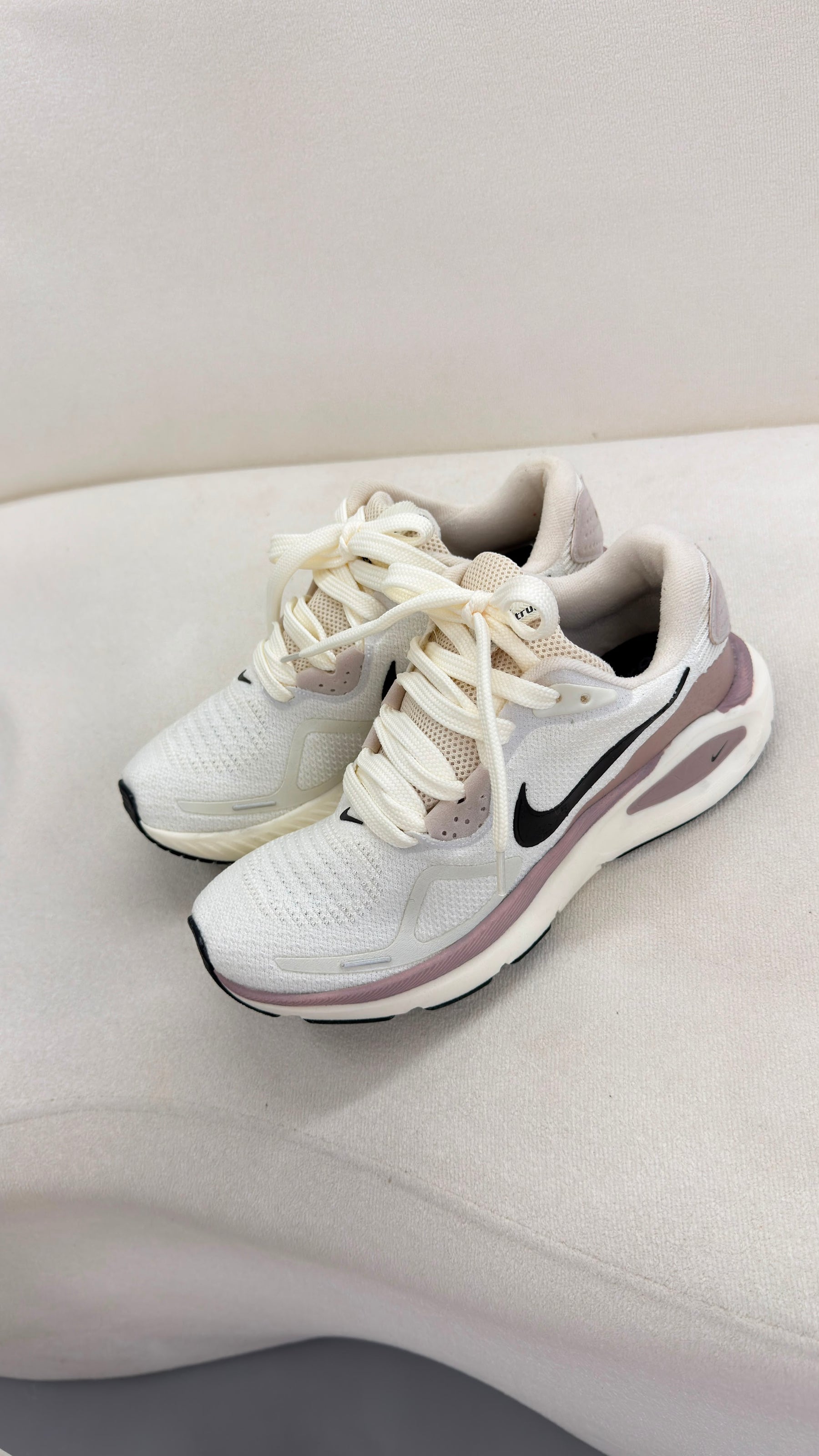 Tênis Feminino Nike Run Structure Premium