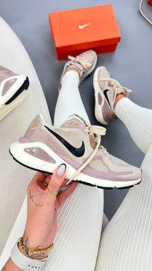 Tênis Feminino Nike Run Structure Premium