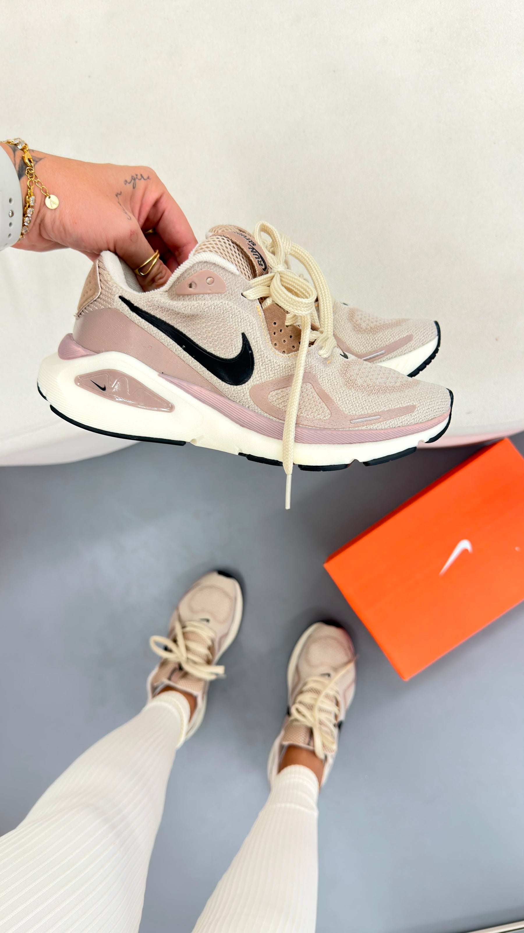 Tênis Feminino Nike Run Structure Premium