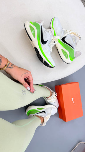 Tênis Feminino Nike Run Structure Premium